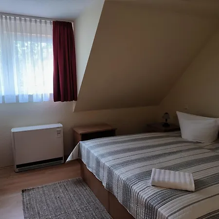 Ritters Weinstuben Hotel Merseburg Exterior photo